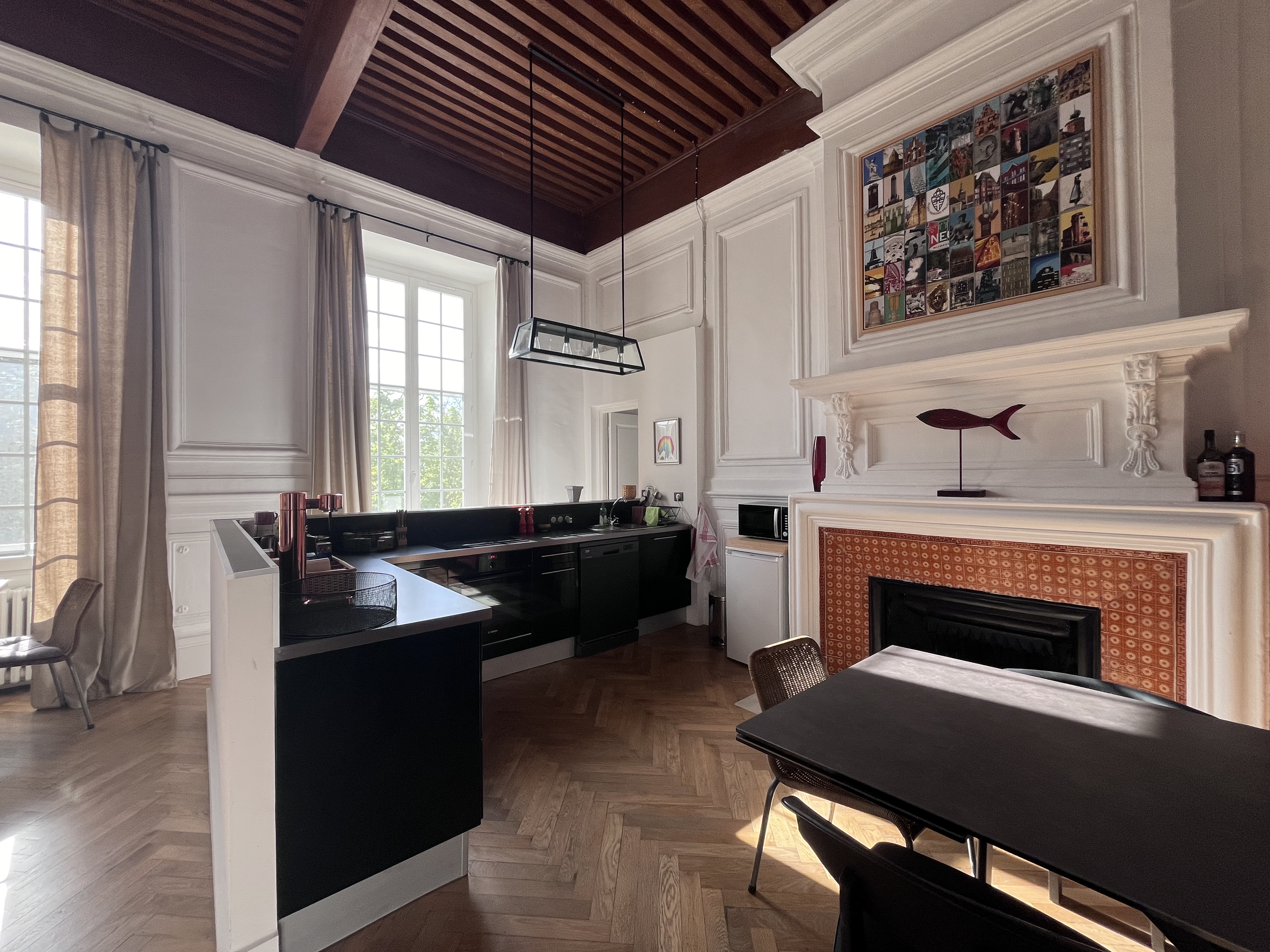 Le Château — Cheminée