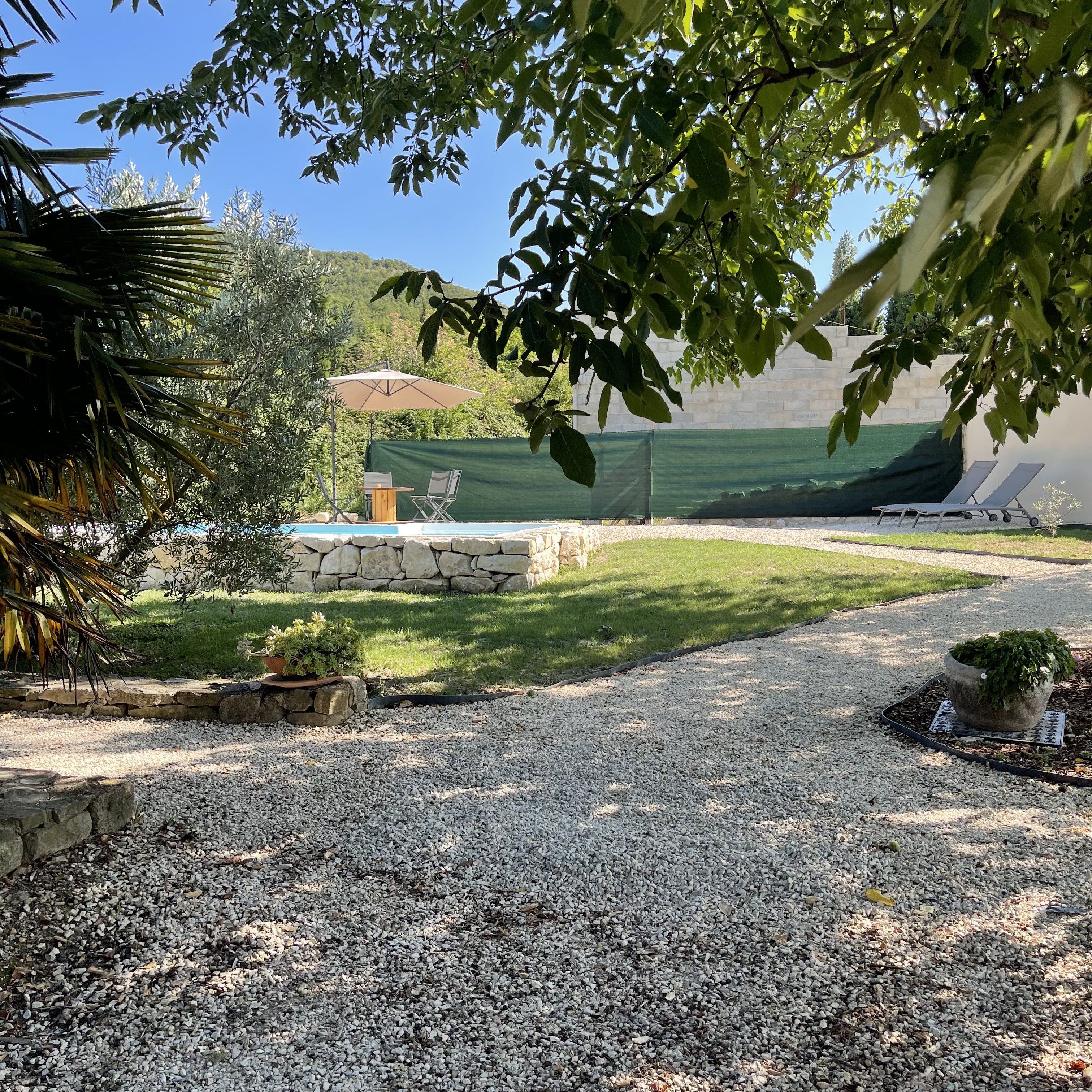 Maison de Drôme Provençale — Jardin